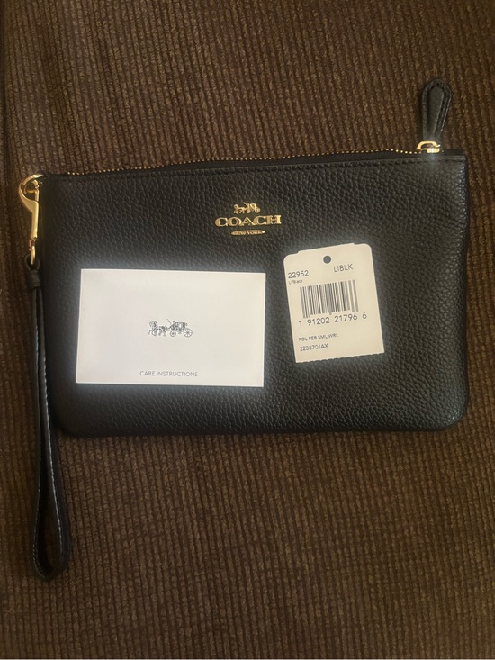 Coach Handbags - Coach wristlet